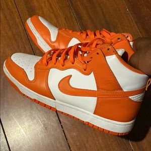 Syracuse dunks
